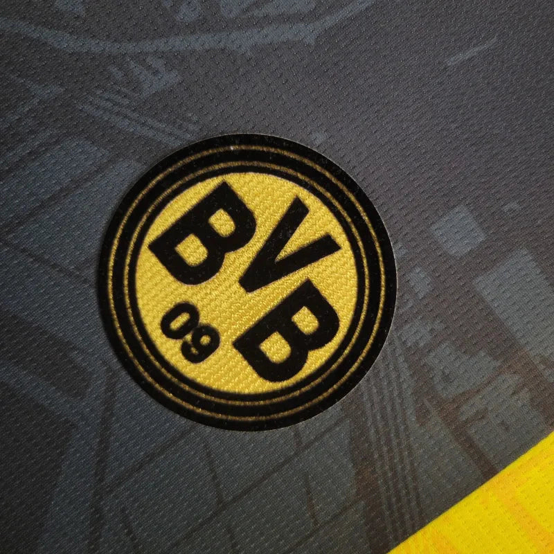 Borussia Dortmund "Royal Crest" Premium Kit
