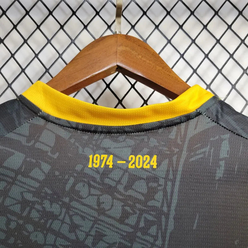 Borussia Dortmund "Royal Crest" Premium Kit