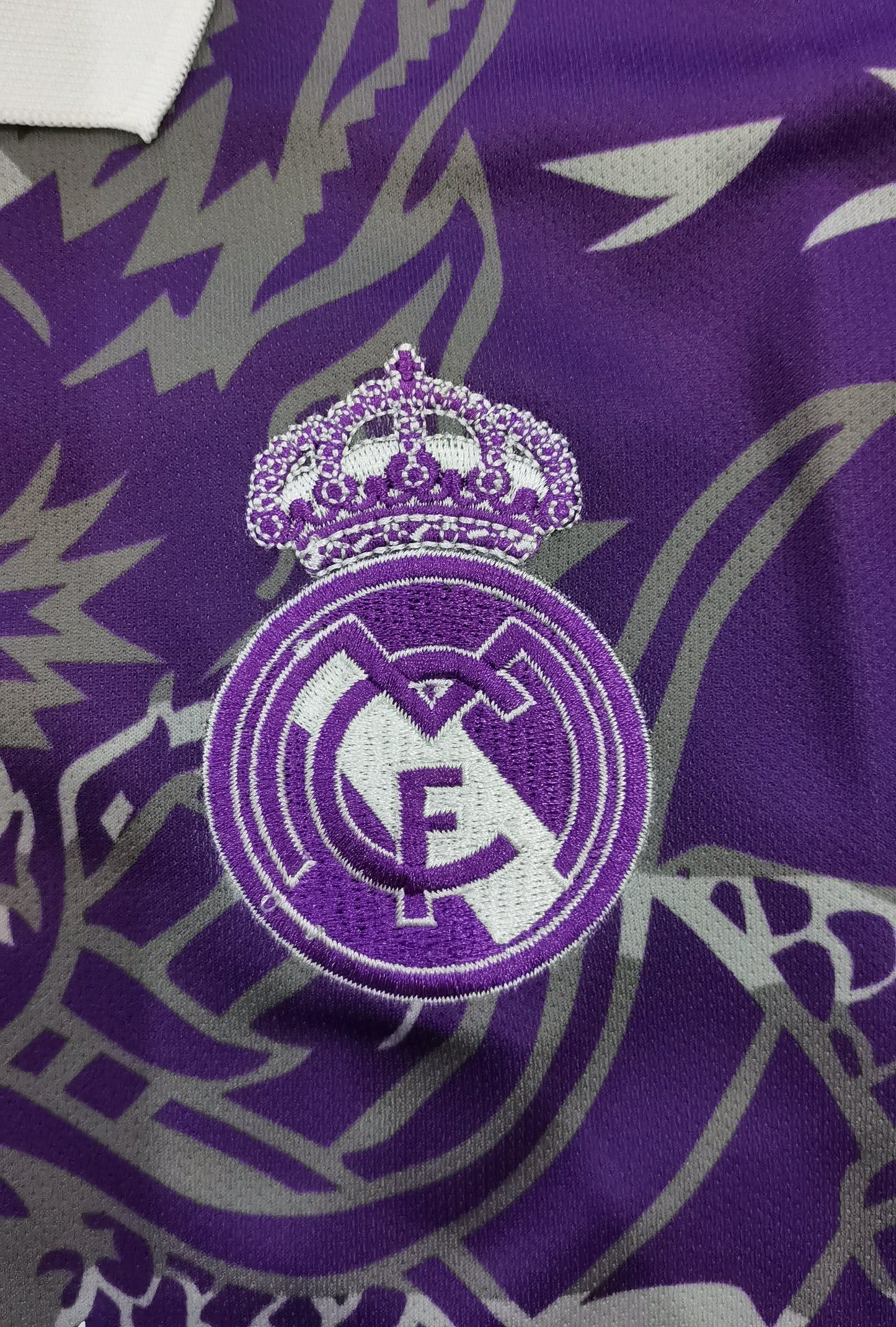 Real Madrid "Dragón Morado" Premium Kit
