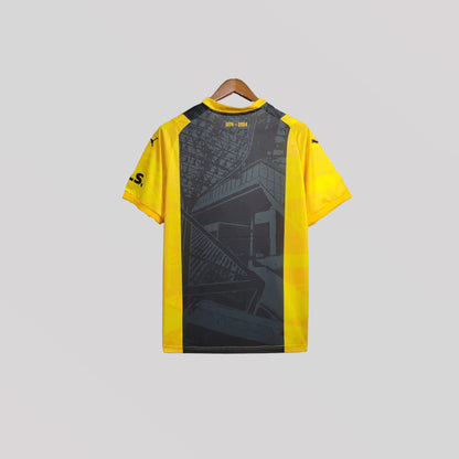 Borussia Dortmund "Royal Crest" Premium Kit