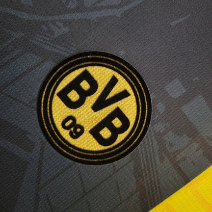 Borussia Dortmund "Royal Crest" Premium Kit